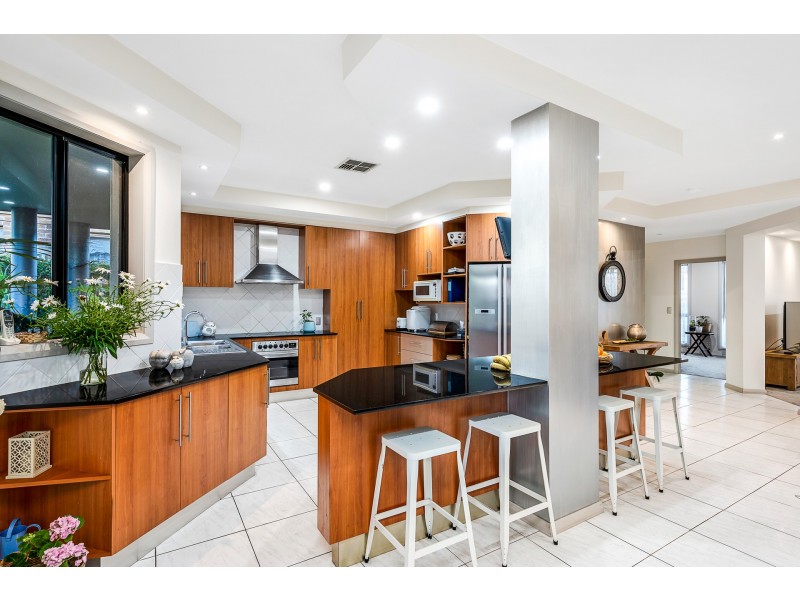 1 Cleveland Close, Rouse Hill NSW 2155