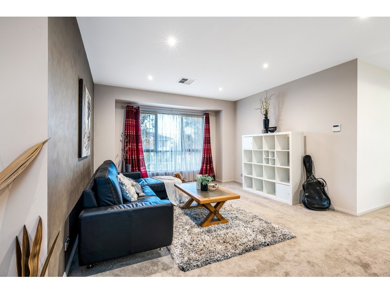 1 Cleveland Close, Rouse Hill NSW 2155