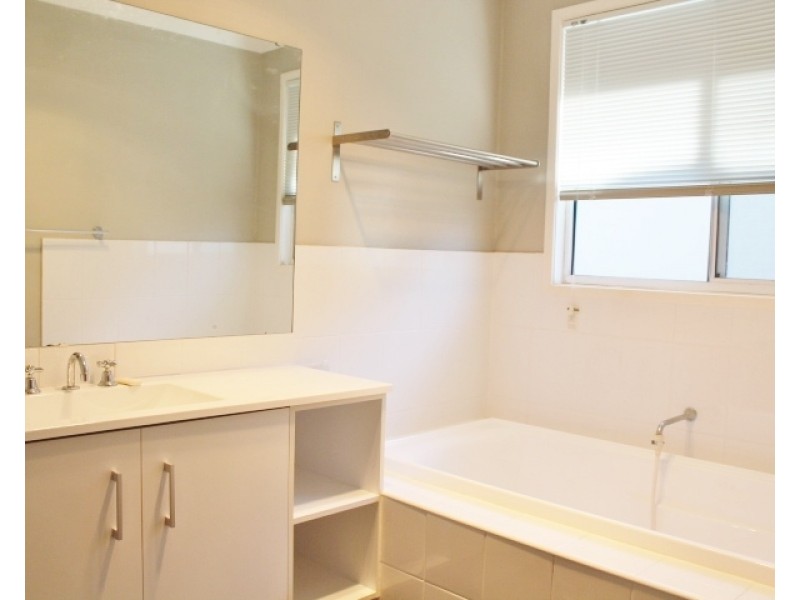 4 Angela Close, Glenwood NSW 2768