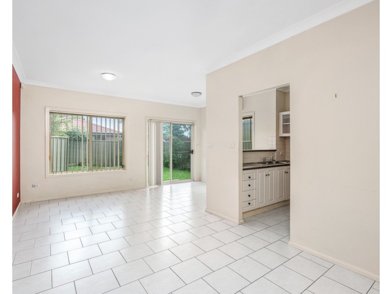 4/26 Carinya Street, Girraween NSW 2145