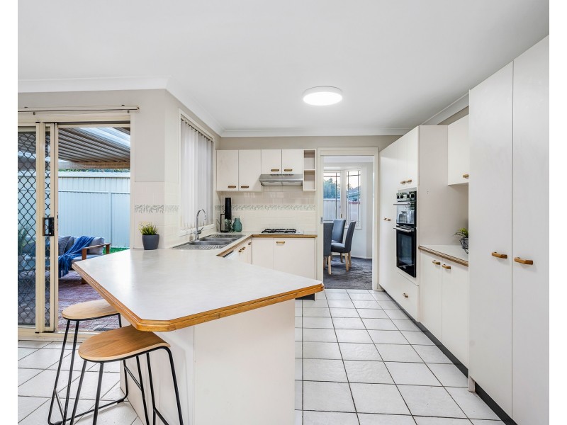 12 Blacksmith Close, Stanhope Gardens NSW 2768