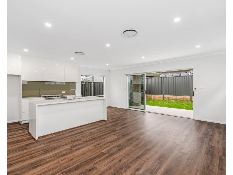 11 Hedgewood Drive, Box Hill NSW 2765