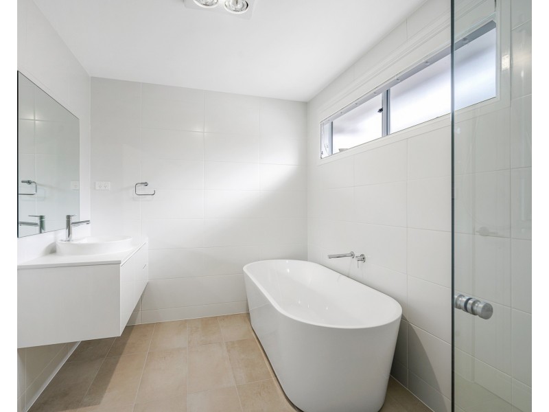 11 Hedgewood Drive, Box Hill NSW 2765