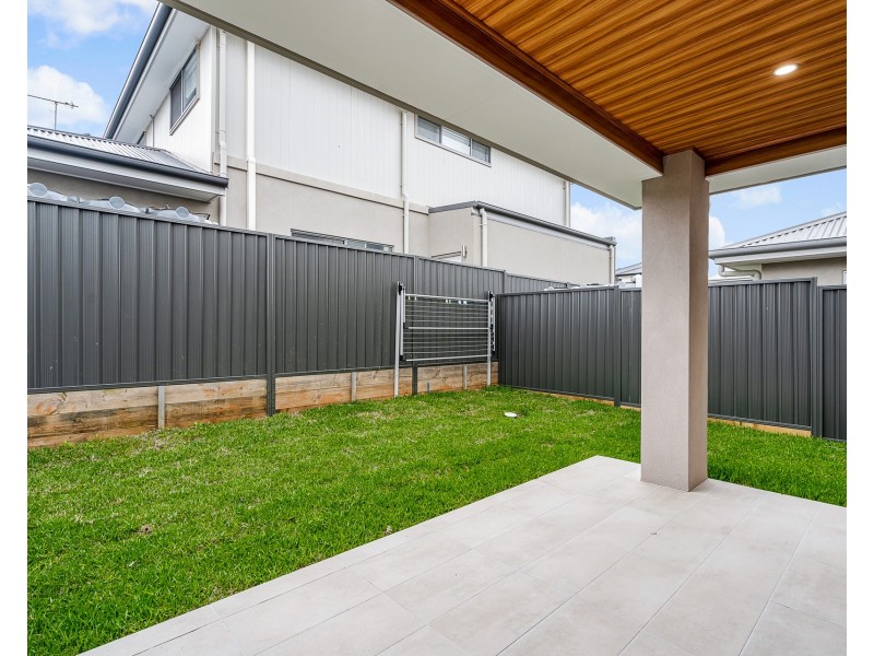 11 Hedgewood Drive, Box Hill NSW 2765