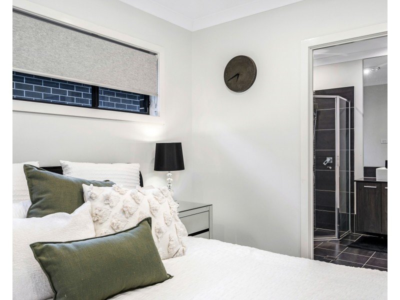 10 Kalinda Avenue, Box Hill NSW 2765