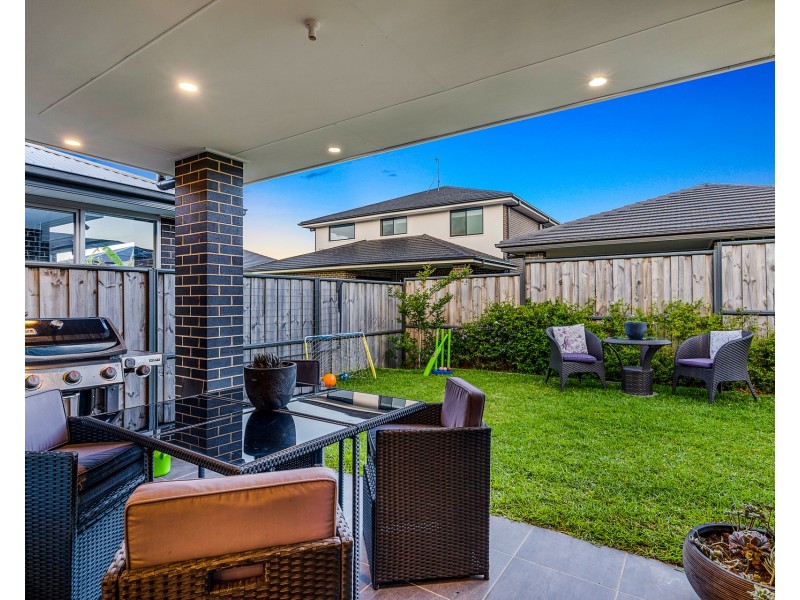 10 Kalinda Avenue, Box Hill NSW 2765