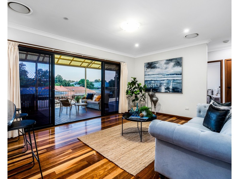 6 Amphitheatre Circuit, Baulkham Hills NSW 2153