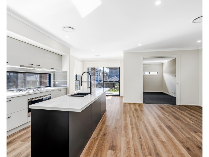 10 Thoroughbred Way, Box Hill NSW 2765