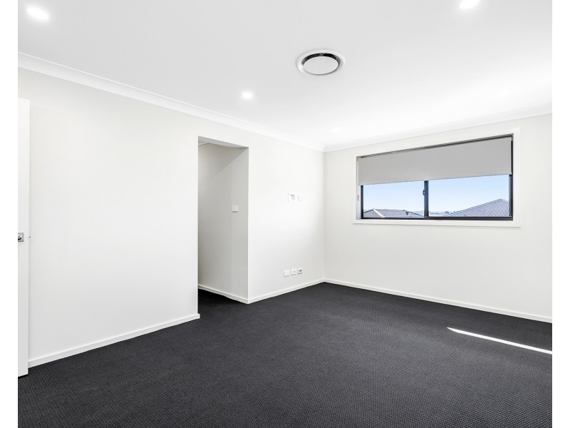 10 Thoroughbred Way, Box Hill NSW 2765