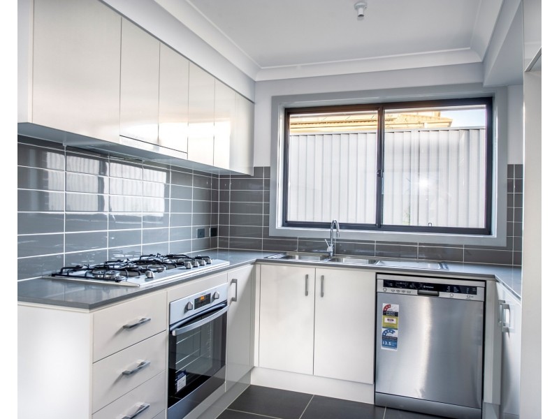 8A Sandra Street, Riverstone NSW 2765