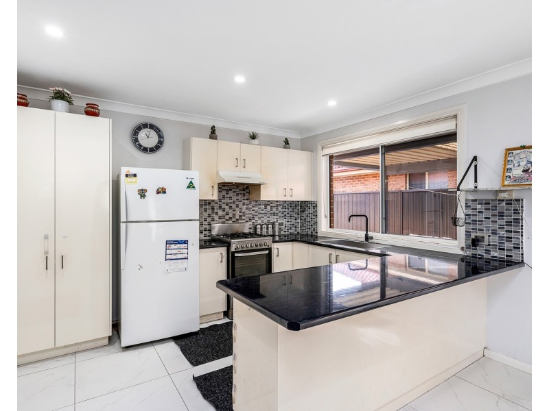 8 Arrowsmith Street, Glenwood NSW 2768
