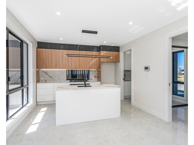 2A Hedgewood Drive, Box Hill NSW 2765