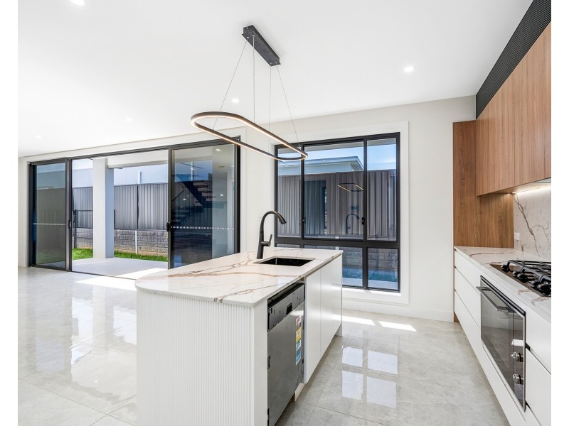 2A Hedgewood Drive, Box Hill NSW 2765