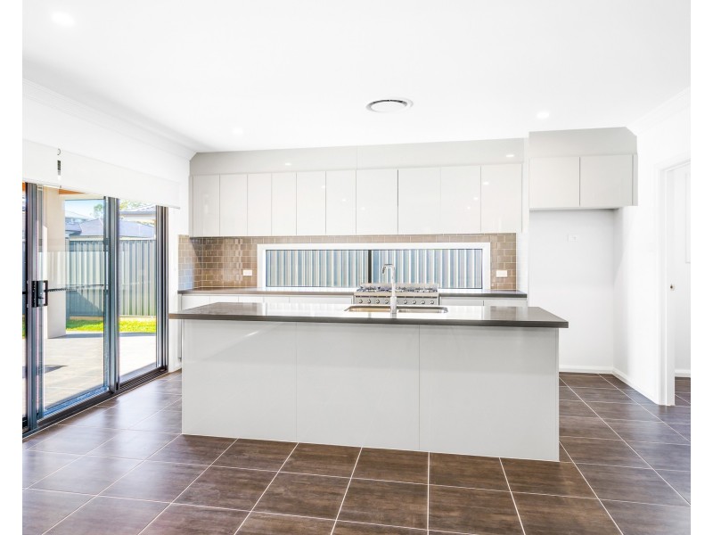 7 Hedgewood Drive, Box Hill NSW 2765