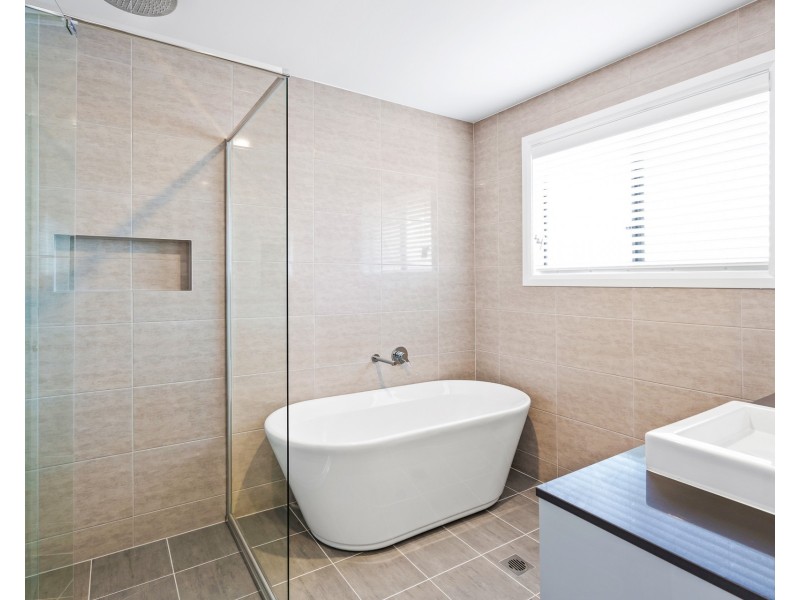 7 Hedgewood Drive, Box Hill NSW 2765