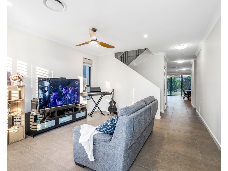 13 Travertine Grove, Box Hill NSW 2765