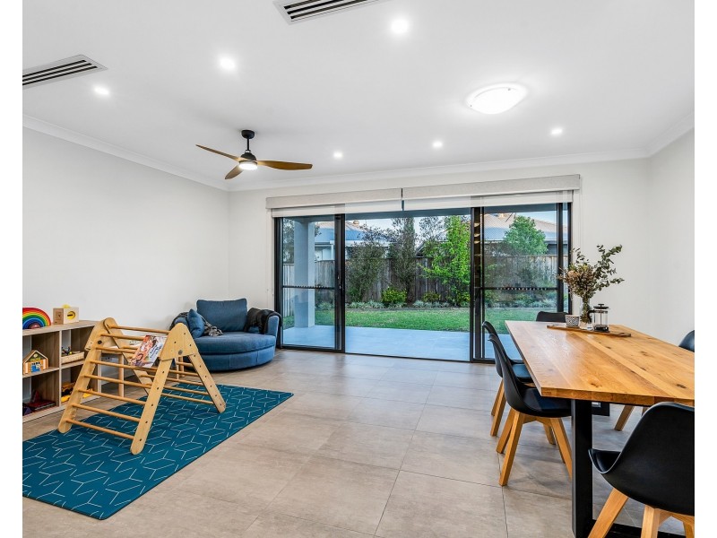 13 Travertine Grove, Box Hill NSW 2765