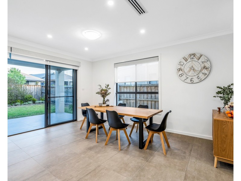 13 Travertine Grove, Box Hill NSW 2765