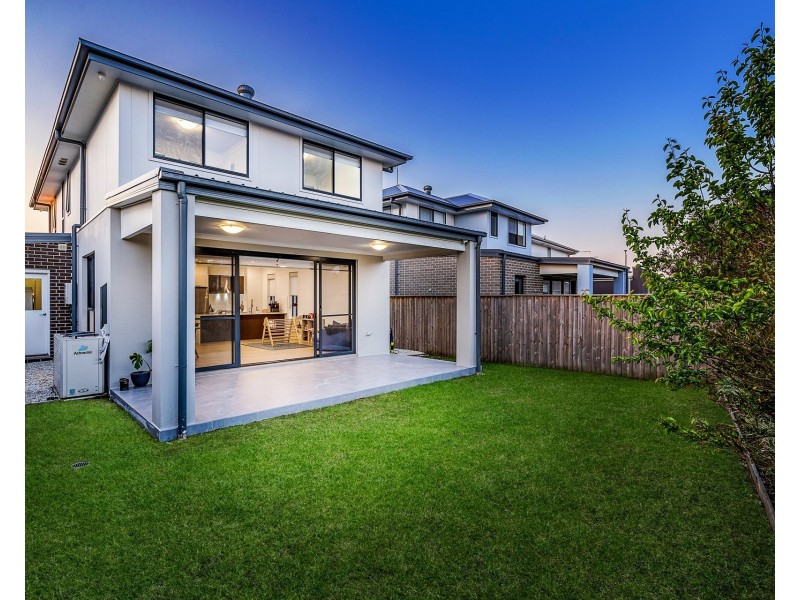 13 Travertine Grove ( Gables ), Box Hill NSW 2765