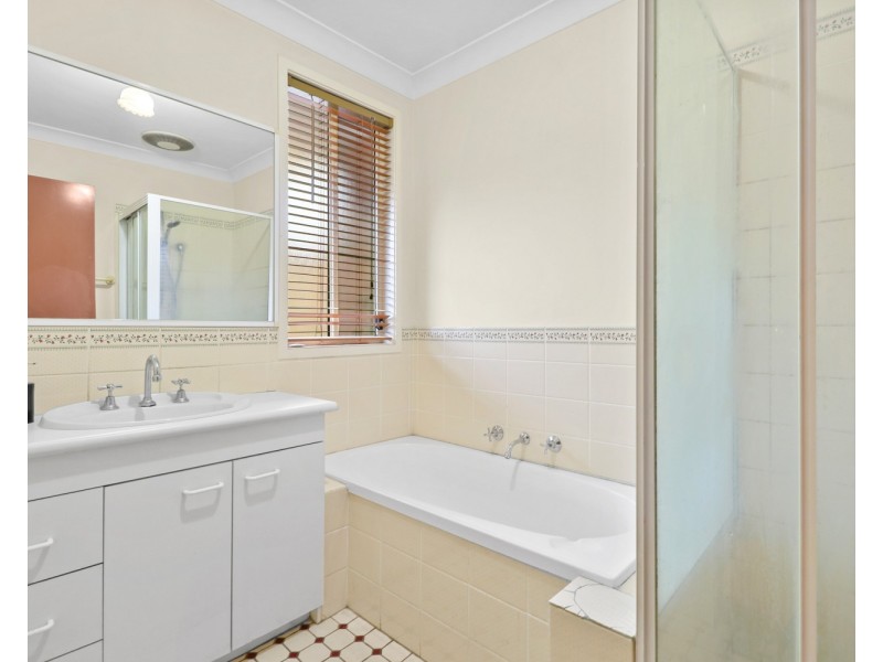 12 Lapwing Way, Plumpton NSW 2761