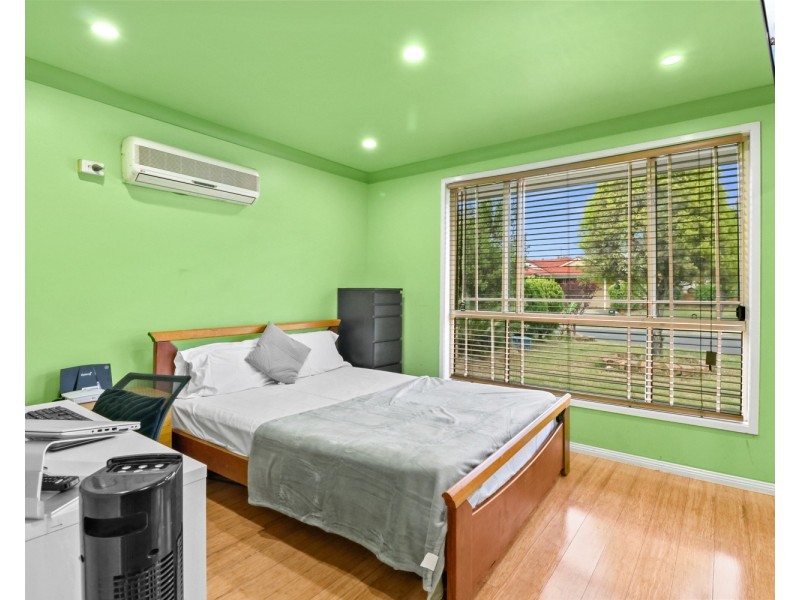 12 Lapwing Way, Plumpton NSW 2761