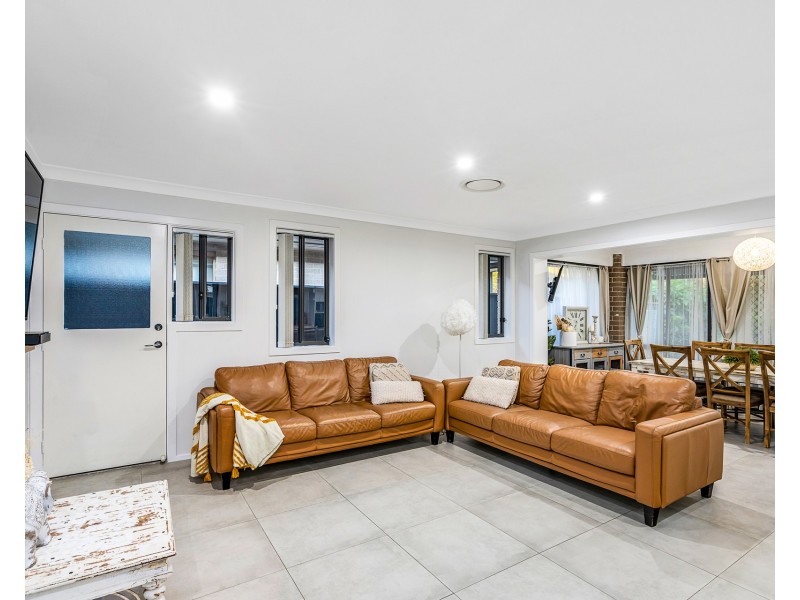 13 Sanderling Crescent, Cranebrook NSW 2749