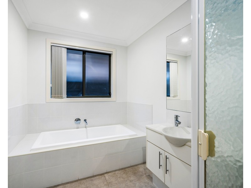 13 Sanderling Crescent, Cranebrook NSW 2749