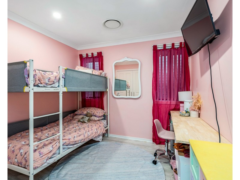 13 Sanderling Crescent, Cranebrook NSW 2749