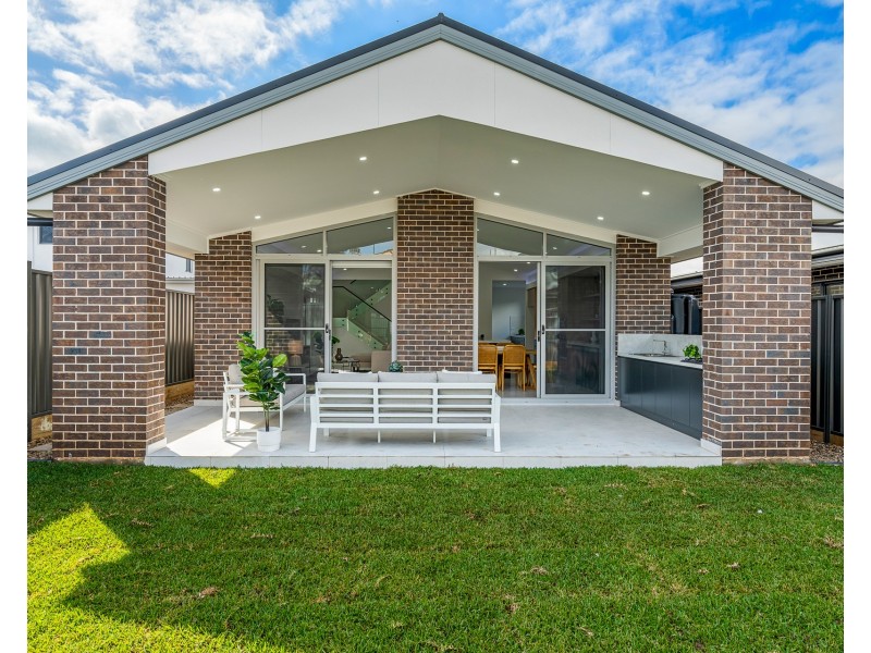 4 McCarroll Street, Riverstone NSW 2765