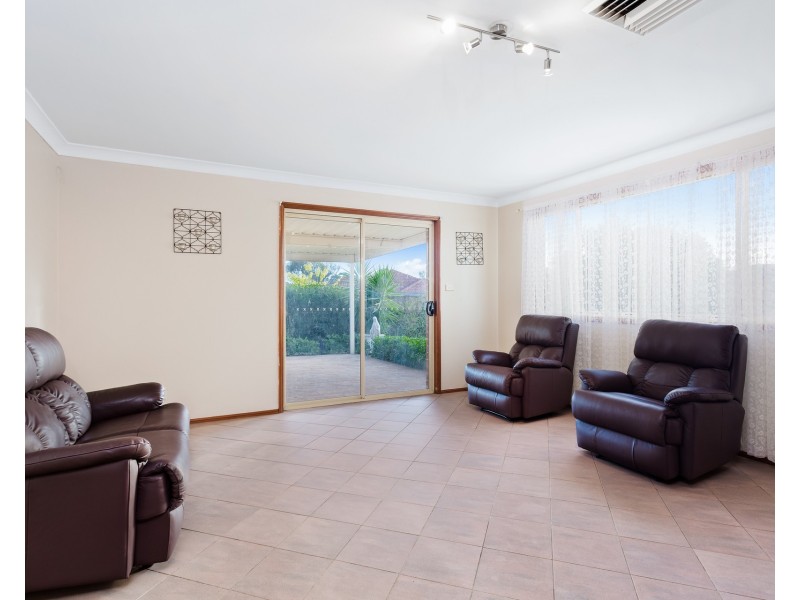 1 Beth Way, Glenwood NSW 2768