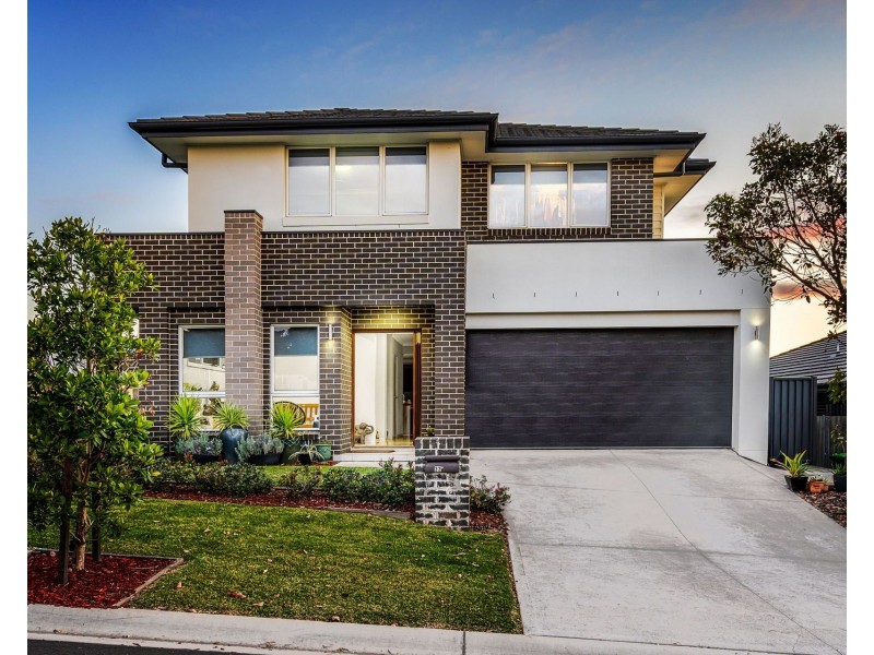 32 Thorpe Circuit, Oran Park NSW 2570