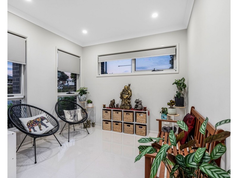 32 Thorpe Circuit, Oran Park NSW 2570