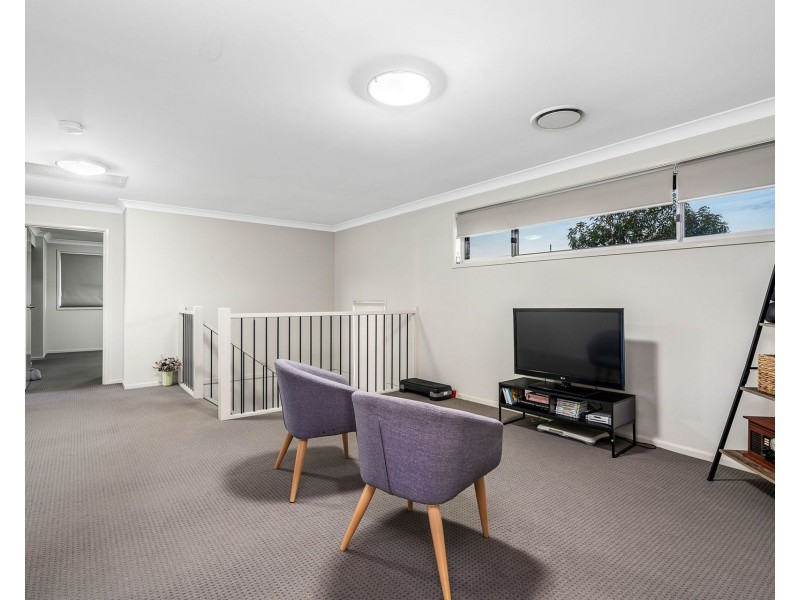 32 Thorpe Circuit, Oran Park NSW 2570