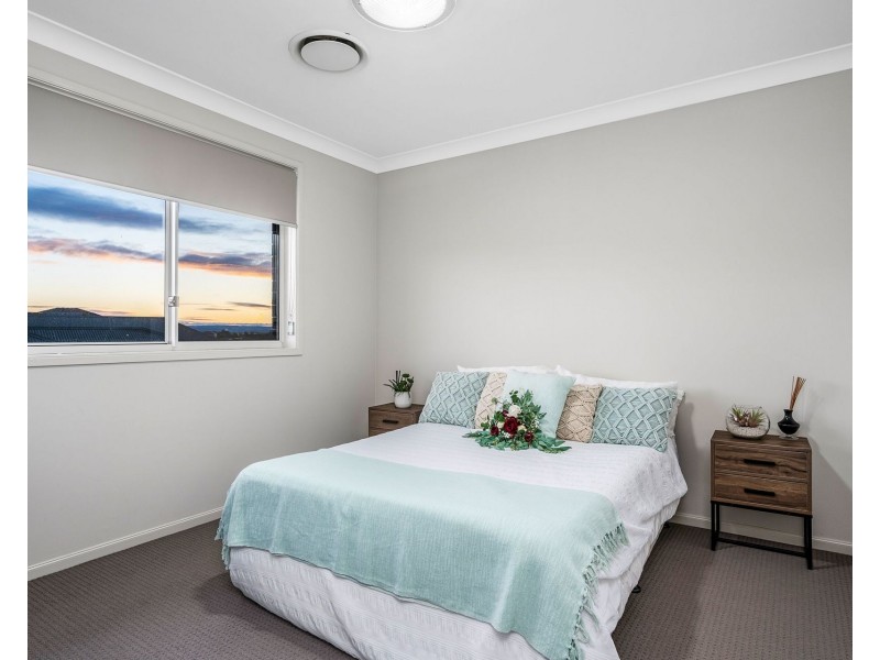 32 Thorpe Circuit, Oran Park NSW 2570