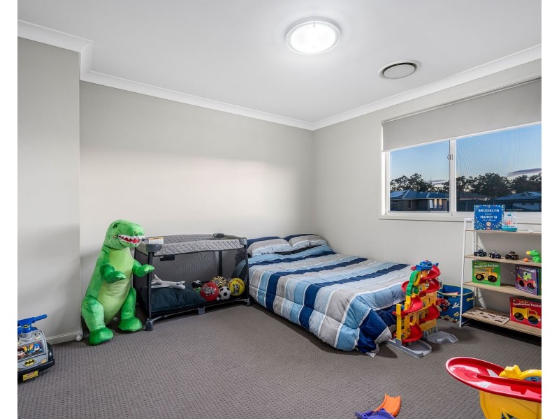 32 Thorpe Circuit, Oran Park NSW 2570
