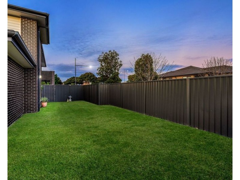 32 Thorpe Circuit, Oran Park NSW 2570