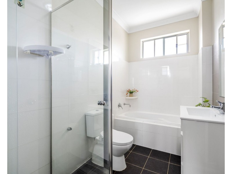 2/25-27 Henry Street, Guildford NSW 2161
