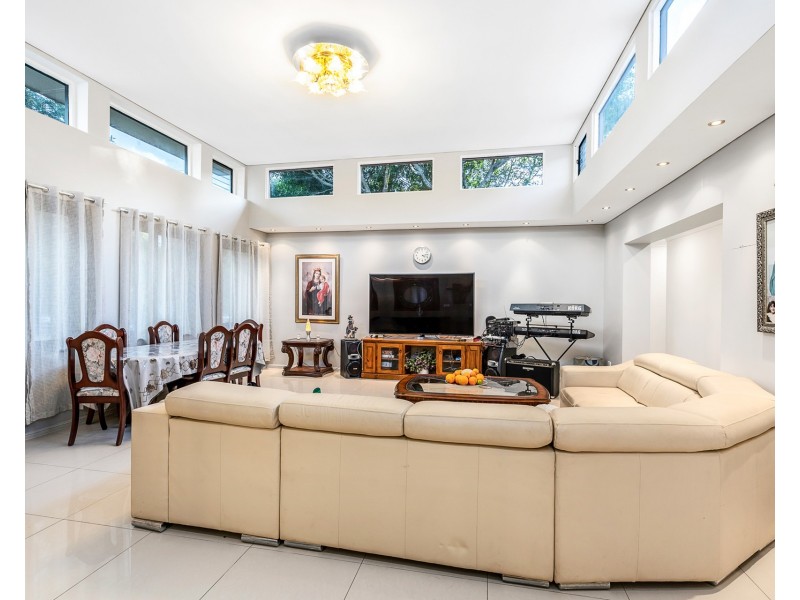 2 Sierra Place, Baulkham Hills NSW 2153