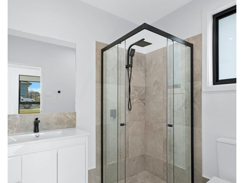 29 & 29a Dulcimere Street, Tahmoor NSW 2573