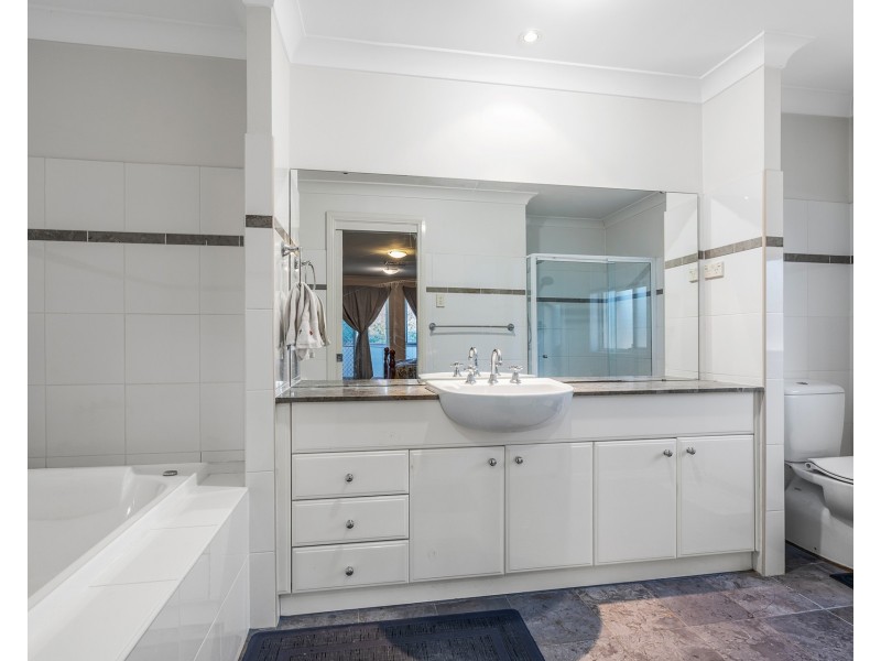 12 Linden Way, Bella Vista NSW 2153