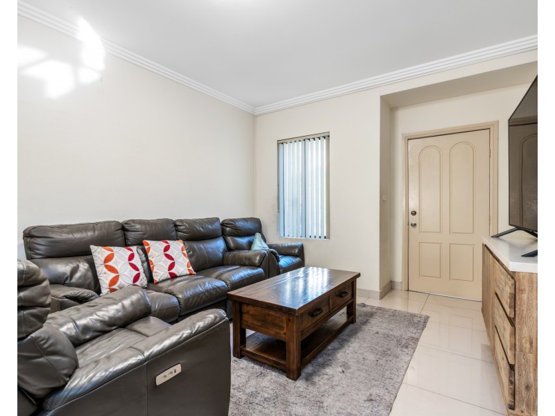 1/152-156 Metella Road, Toongabbie NSW 2146