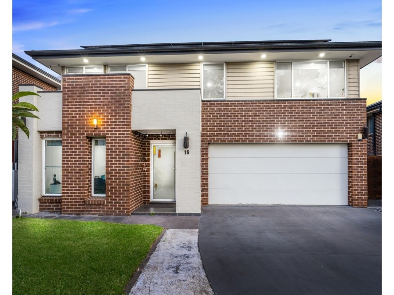 19 Lyrebird Crescent, The Ponds NSW 2769