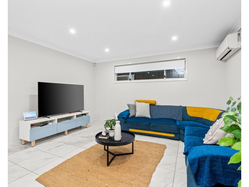 19 Lyrebird Crescent, The Ponds NSW 2769