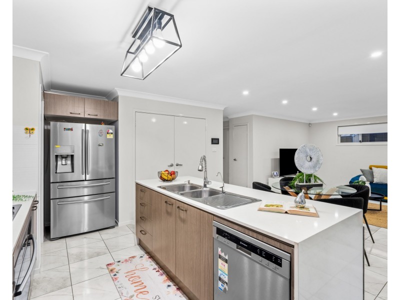 19 Lyrebird Crescent, The Ponds NSW 2769