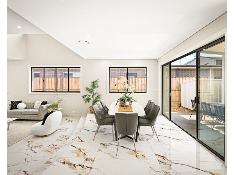 136 Valletta Drive, Box Hill NSW 2765