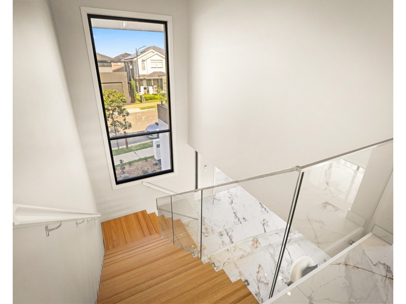 136 Valletta Drive, Box Hill NSW 2765