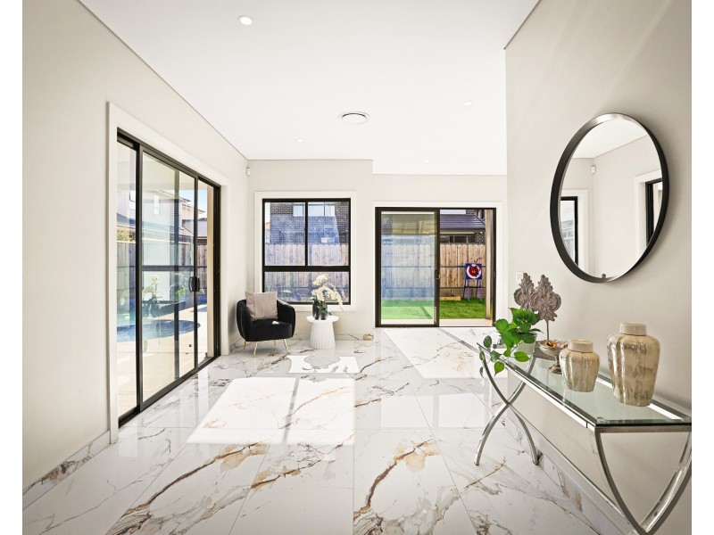 136 Valletta Drive, Box Hill NSW 2765