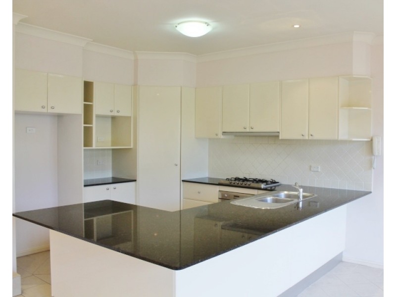 12 Linden Way, Bella Vista NSW 2153