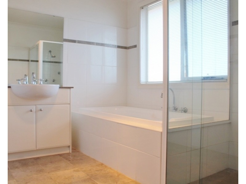 12 Linden Way, Bella Vista NSW 2153