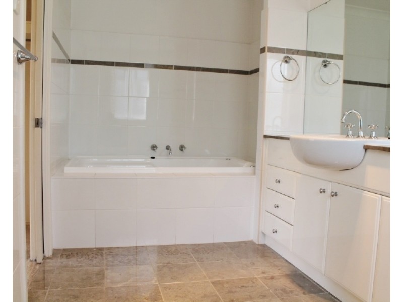 12 Linden Way, Bella Vista NSW 2153